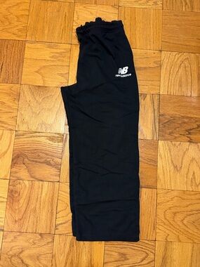 New Balance Womens Black Wide Leg Sweatpants with White Logo Size XL NWOT